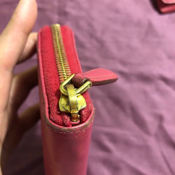 SOLD❤️Authentic Prada Saffiano Leather Zip Wallet - Picture 7 of 14